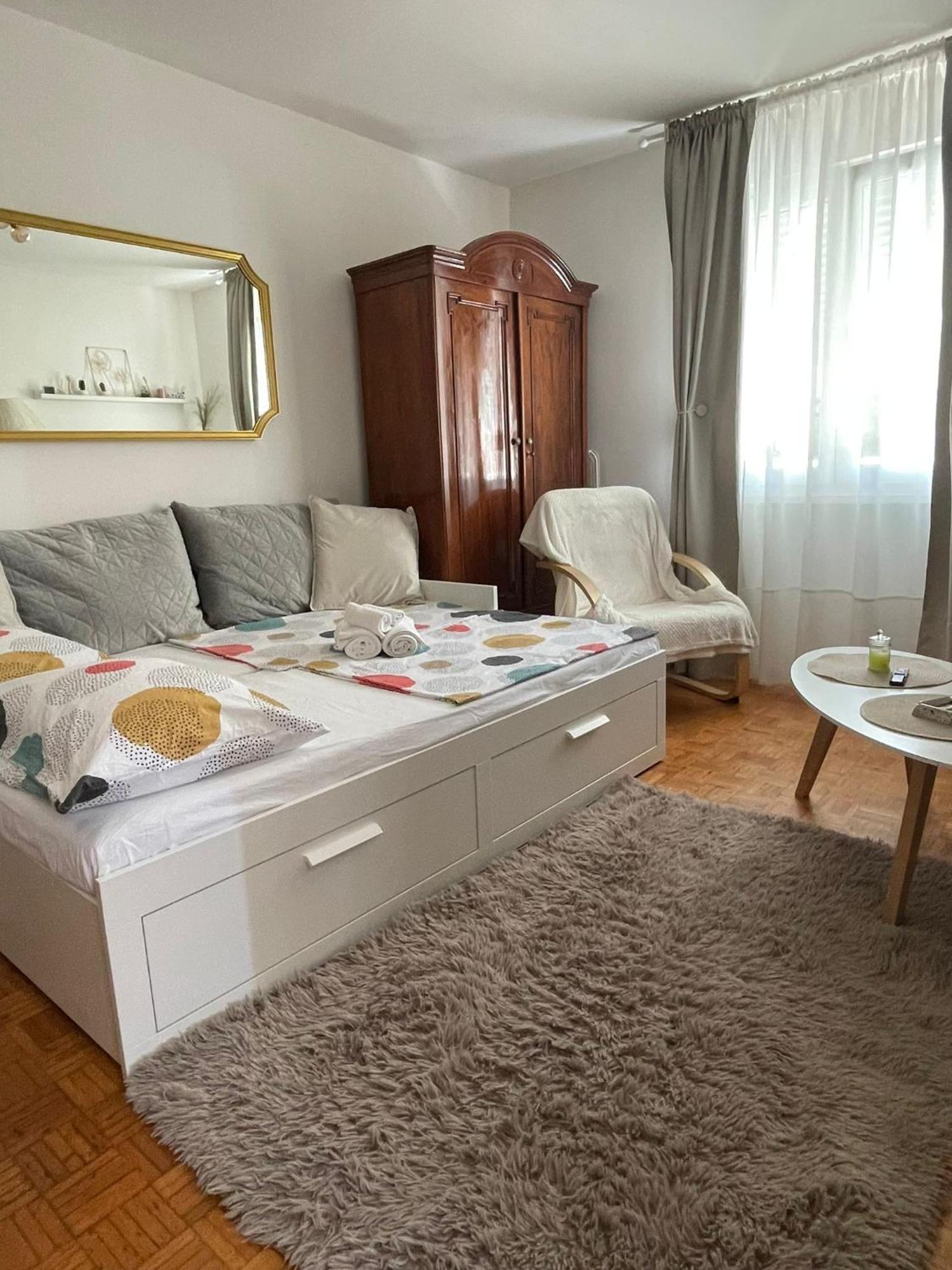 Studio Apartman Providenca Сплит Екстериор снимка